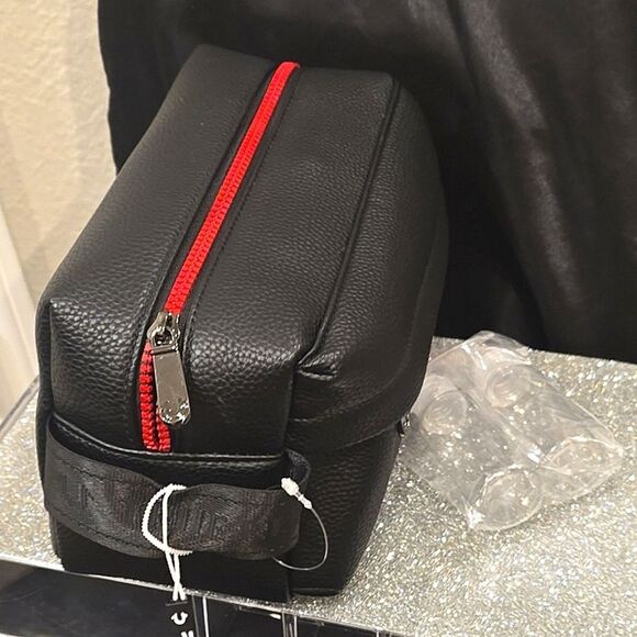 True Religion Quadry Horseshoe Logo Dopp Bag - Picture 6 of 7